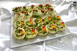 Mini wrapy z piersią z kurczaka