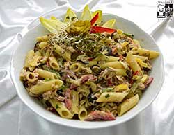 Sałatka z tuńczyka z makaronem